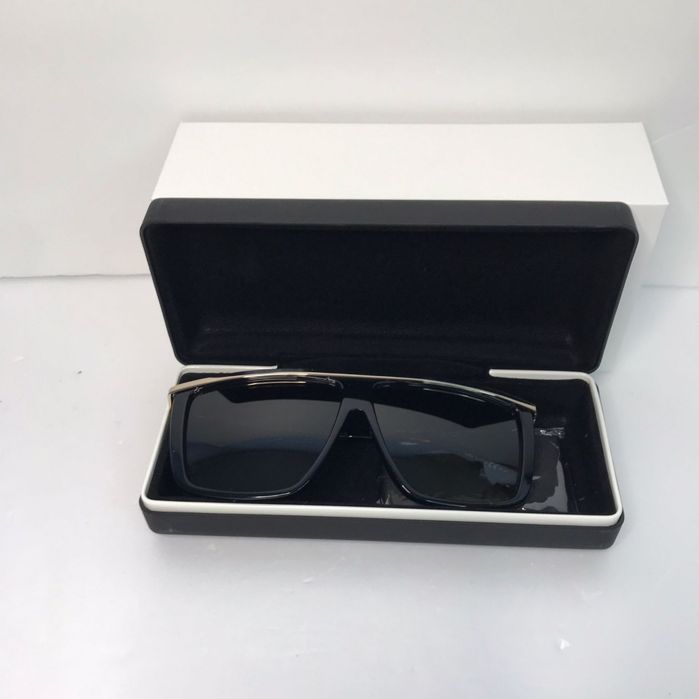 💯original Givenchy Grey Gradient Square Ladies Sunglasses GV 7146/G/S  62/11. - Picture 10 of 13